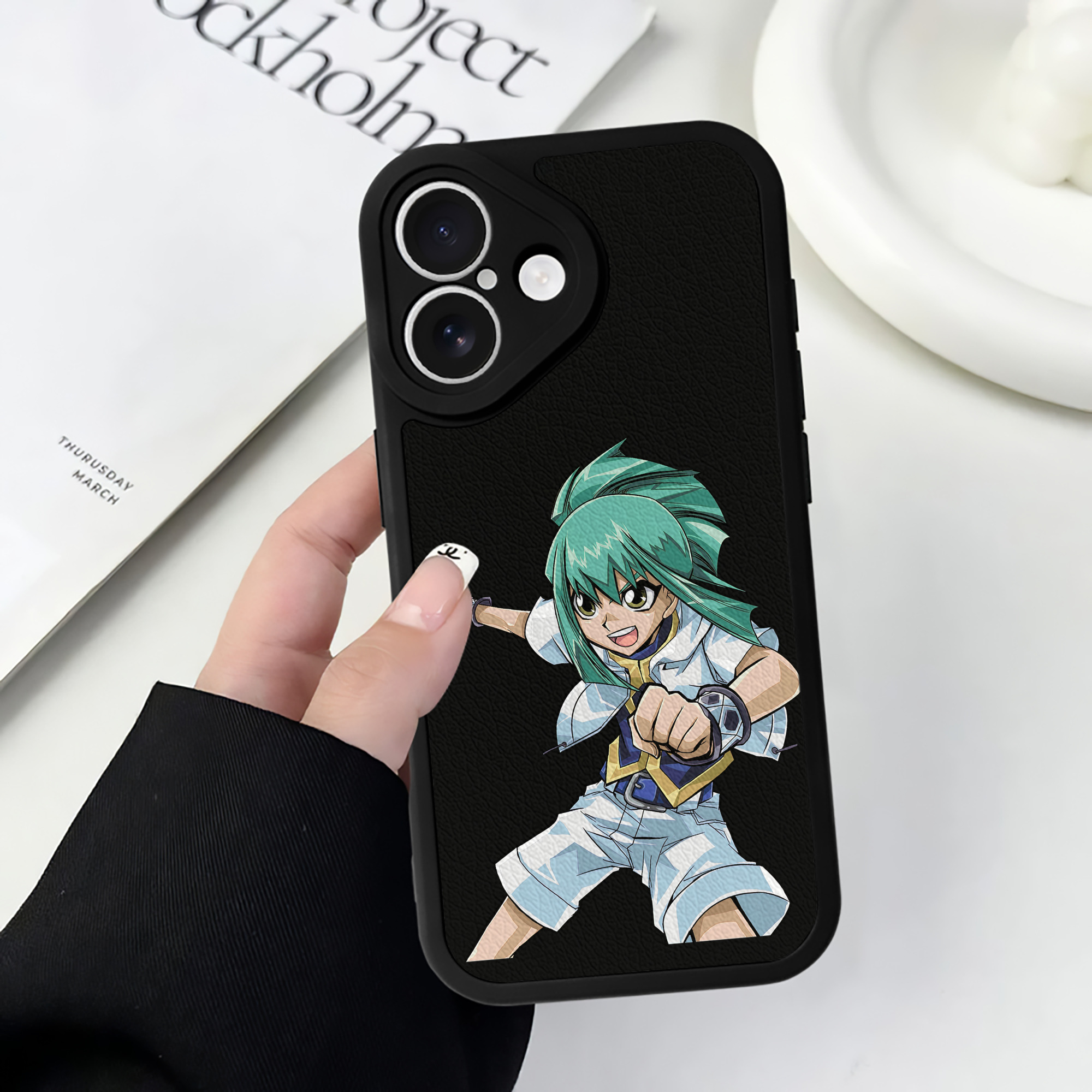 （画像用） 遊☆戯☆王 Yu-Gi-Oh! 【iPhone 16シリーズ対応】シリコンスマホケース（レザー調） 材質：シリコン